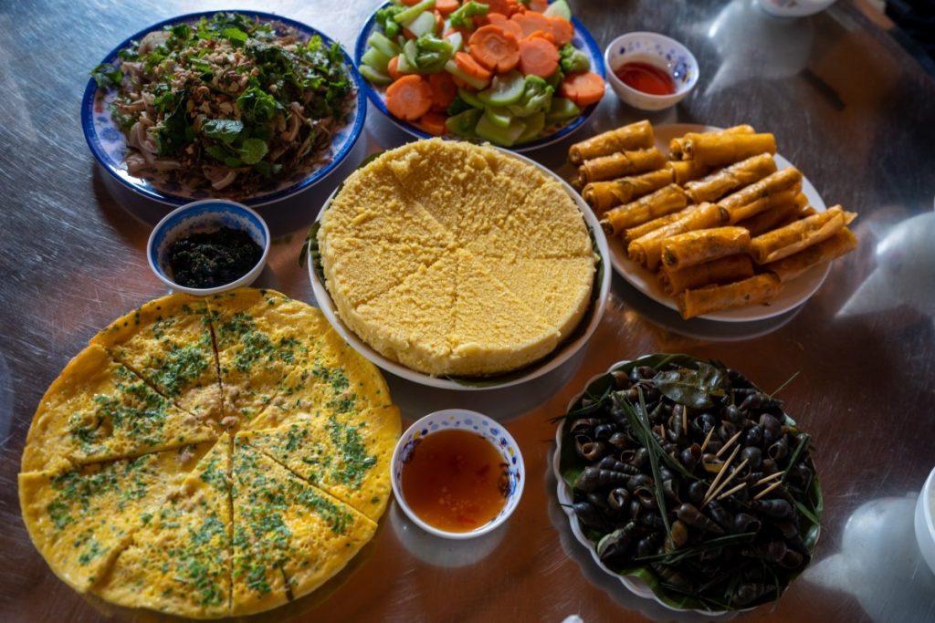 Cơm Bồi và Ốc Đực Minh Hóa
